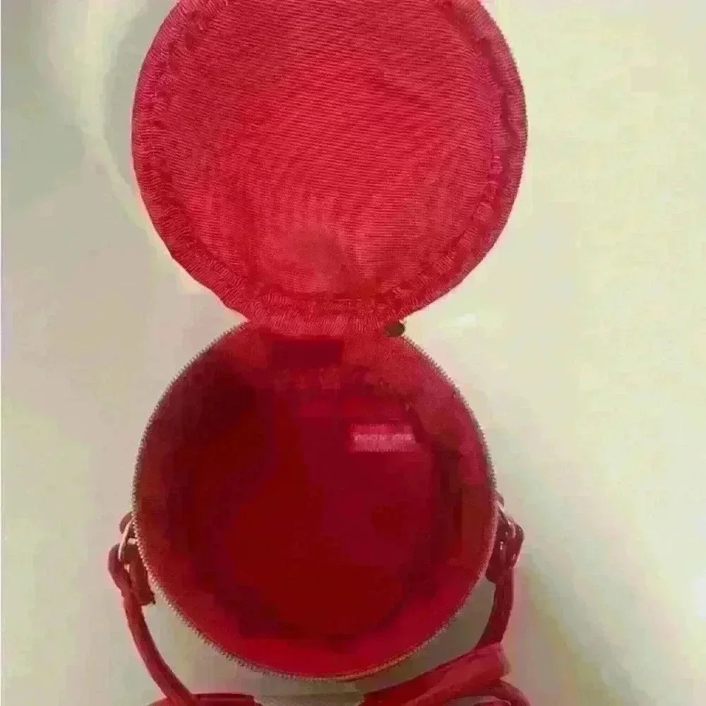 Marc Jacobs NWT Mini 4" Red Patent Leather Crossbody Round Circle Canteen Bag - Picture 3 of 11